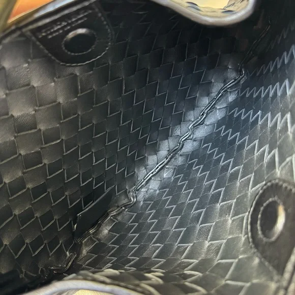 Bottega Veneta Intrecciato Small Leather Sardine Tote in Black - Picture 6 of 9